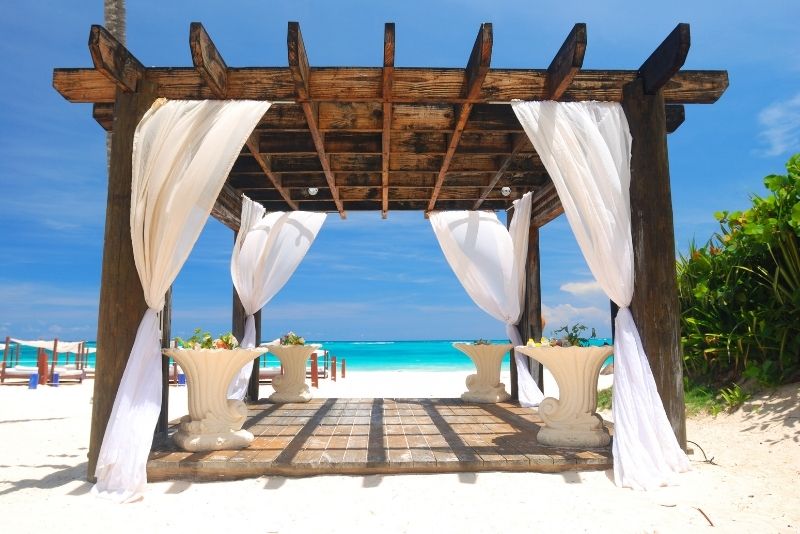 decking and pergolas design in a seashore